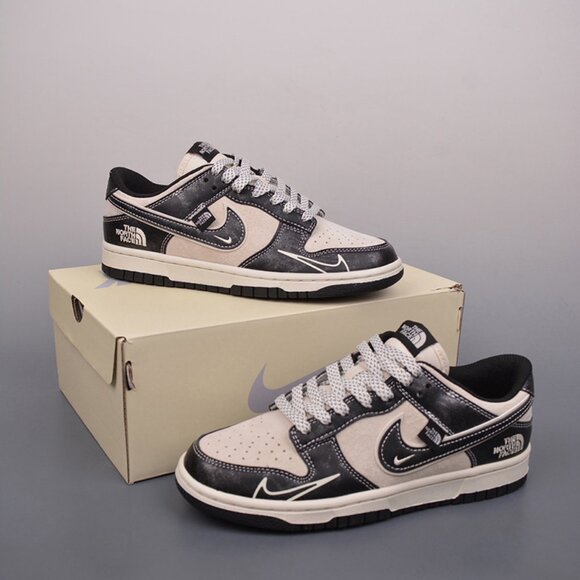 Nike Air Force 1 Low North Face Suede Black - Picture 1 of 9